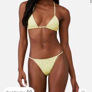 FRANKIES BIKINIS
X Pamela Anderson
Bikini Top & Bottom In Paradise Cove